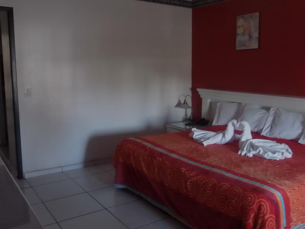 Hotel Raldos Inn Саламанка Екстериор снимка