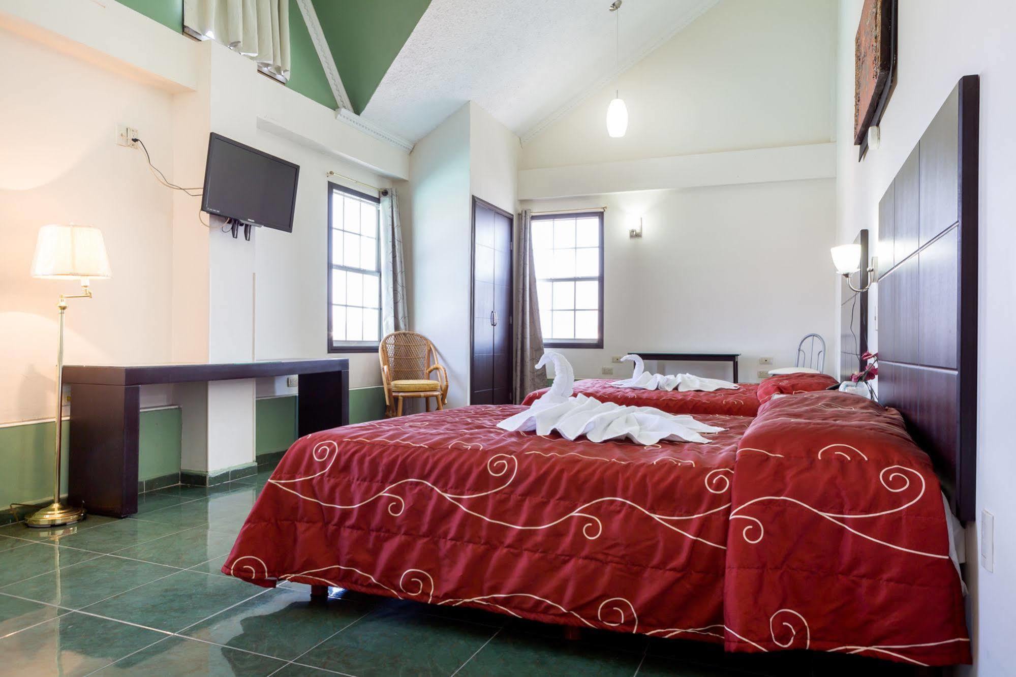Hotel Raldos Inn Саламанка Екстериор снимка